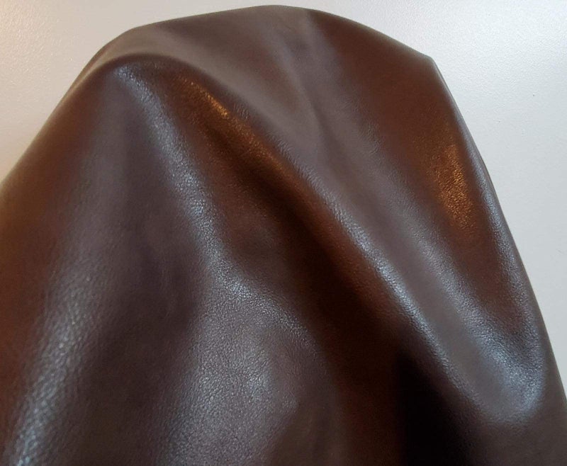 NAT LEATHERS أقمشة جلدية NAT | قماش جلد نباتي ناعم بني بنمط الحصى معتمد من بيتا | 1 ياردة (36 × 54 إنش) مقطوع بالياردة | جلد صناعي بسمك 0.9 مم لتنجيد النابا | 36"x54" - Image 2